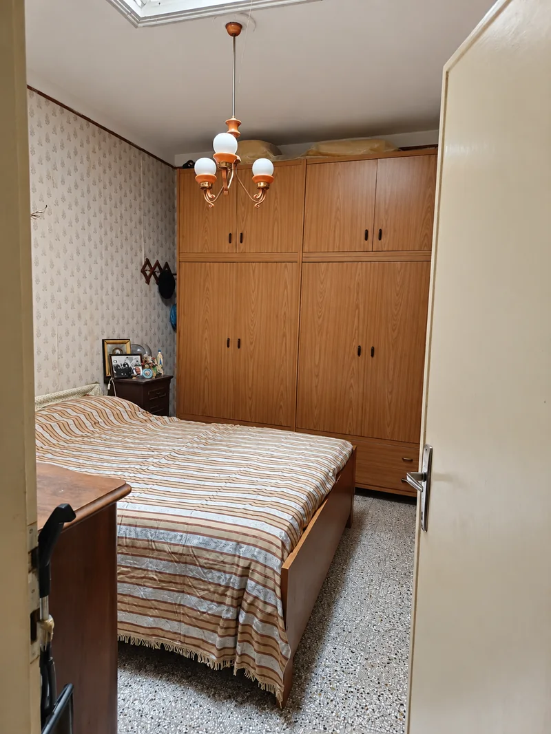 Seconda camera con letto e armadio