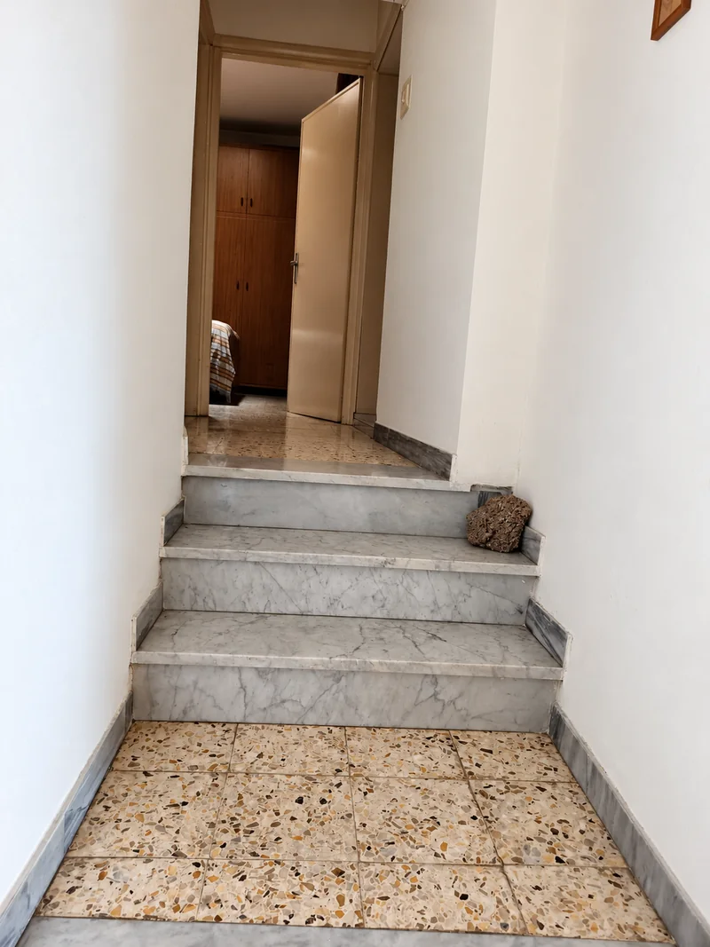 Scala interna in marmo