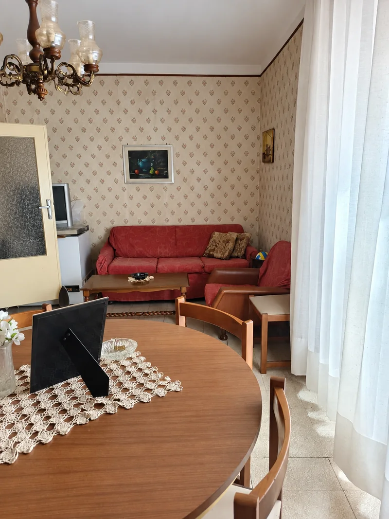 Soggiorno arredato della casa nel centro storico