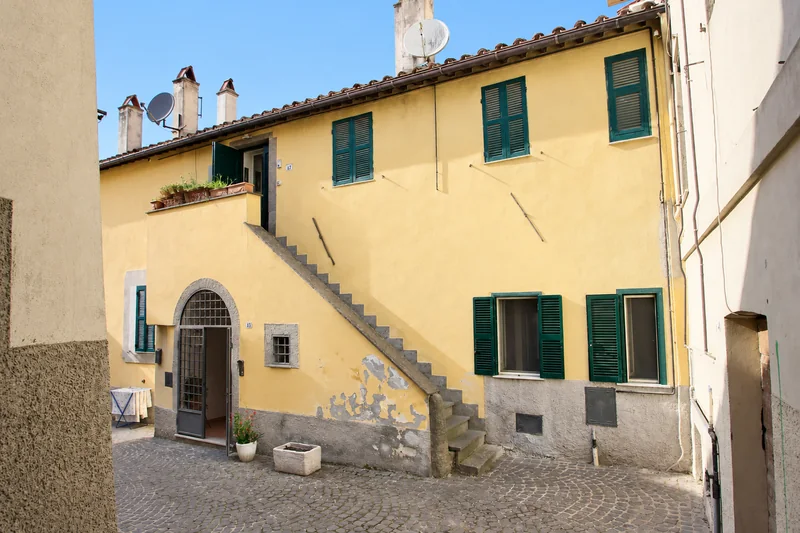 Corte esterna dell’abitazione in via Legnano